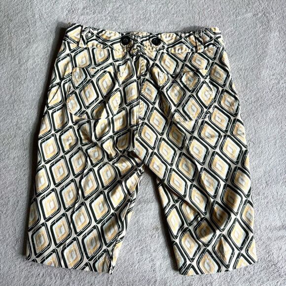 Lija Women’s Geometric Yellow Golf Bermuda Shorts - Picture 10 of 11